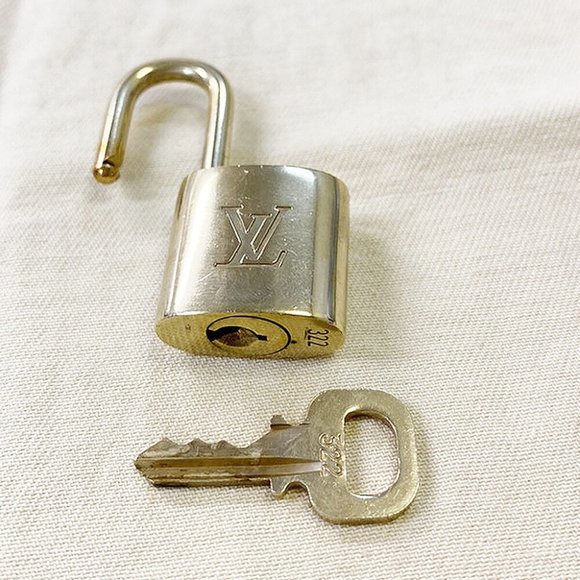 AUTHENTIC LOUIS VUITTON LV 10 SET PADLOCK CADENA KEY BAG CHARM GOLD PLATED FRANC - Picture 3 of 4